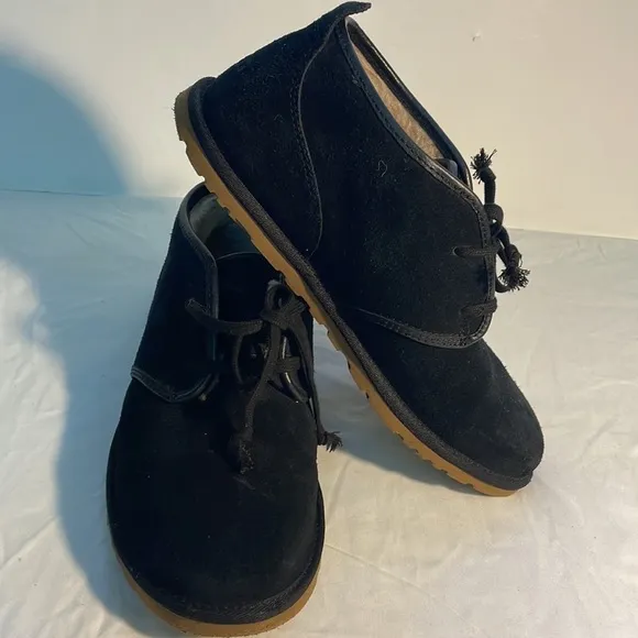 UGG Maksim Black Suede Shearling Chukka Lace Up Boots Mens Size 8