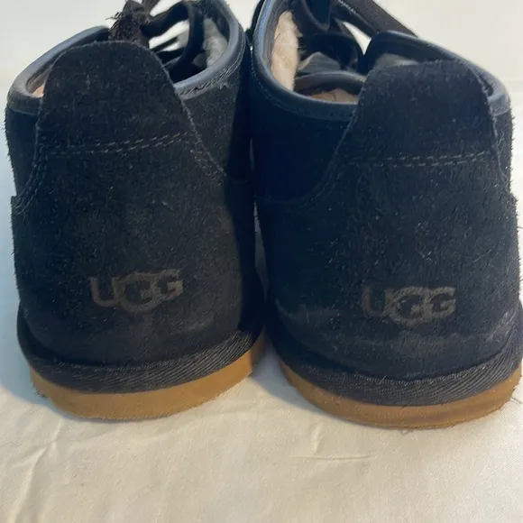 UGG Maksim Black Suede Shearling Chukka Lace Up Boots Mens Size 8