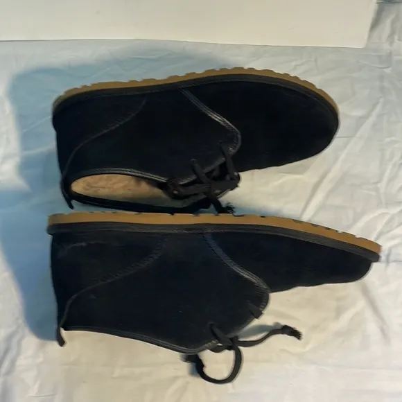 UGG Maksim Black Suede Shearling Chukka Lace Up Boots Mens Size 8