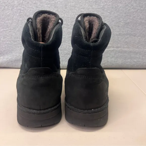 UGG Men’s Barrington Boots Waterproof Black Shearling Lined size 9.5