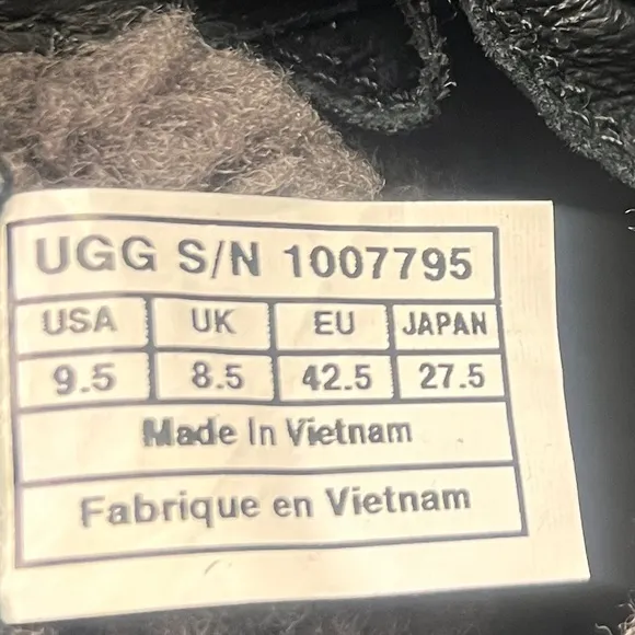 UGG Men’s Barrington Boots Waterproof Black Shearling Lined size 9.5