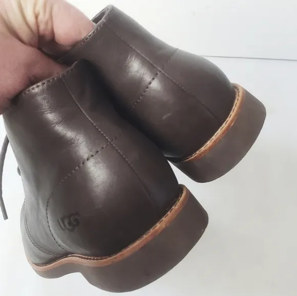 UGG Men's Westly Leather Chukka Lace Up Boots 8.5.