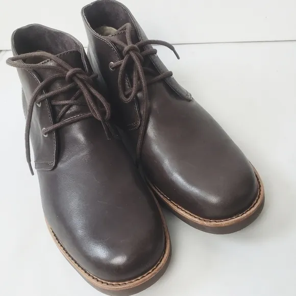 UGG Men's Westly Leather Chukka Lace Up Boots 8.5.