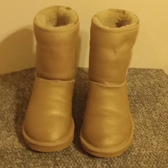 UGG metallic gold classic short and tan sn 5842 size 6 women's boots
