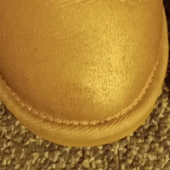 UGG metallic gold classic short and tan sn 5842 size 6 women's boots