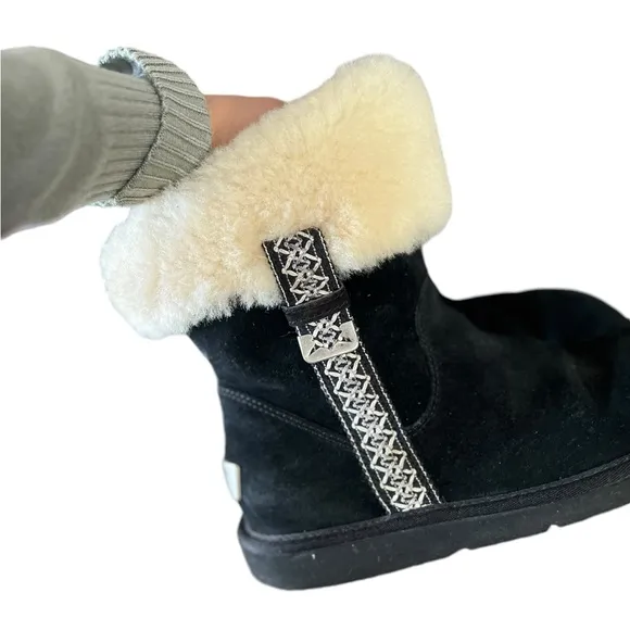 UGG Metro Tas Sheepskin Suede Leather Sherpa Shearling Black Boots