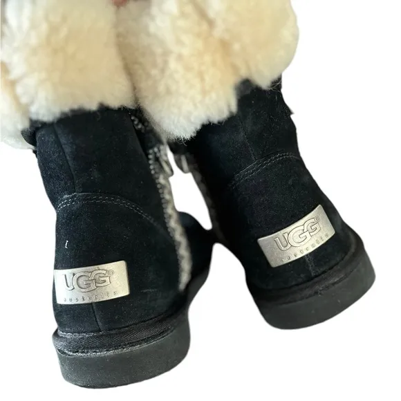 UGG Metro Tas Sheepskin Suede Leather Sherpa Shearling Black Boots