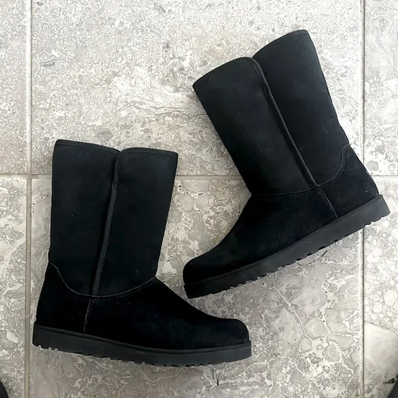 UGG Michelle BLACK Pull-On Suede Fur Lined Boots, Size EU40/ US9 NWT S/N 1013462