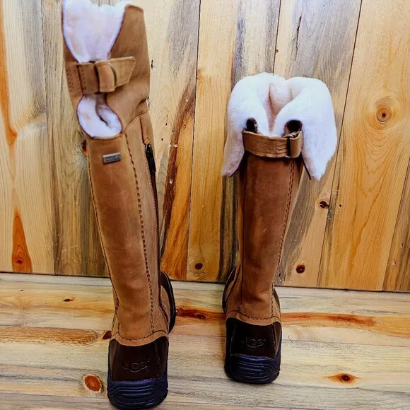 UGG Miko Waterproof Lined Boots Leather / Sheepskin Size 7