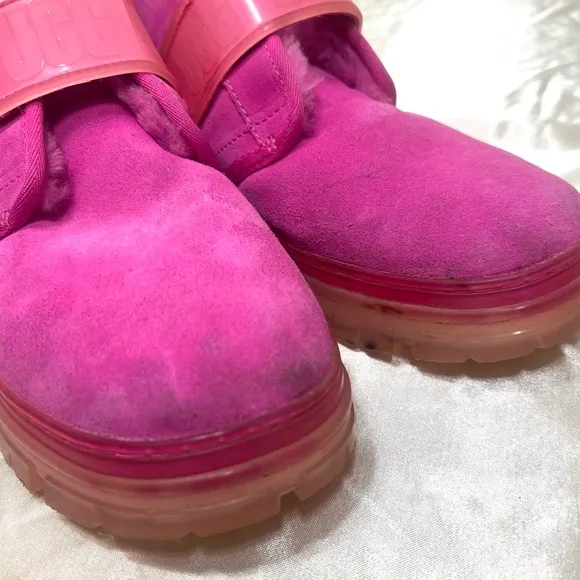 UGG Neumel Clear Chukka Boot Hot Pink Suede Wool Shearling Lined Size 8
