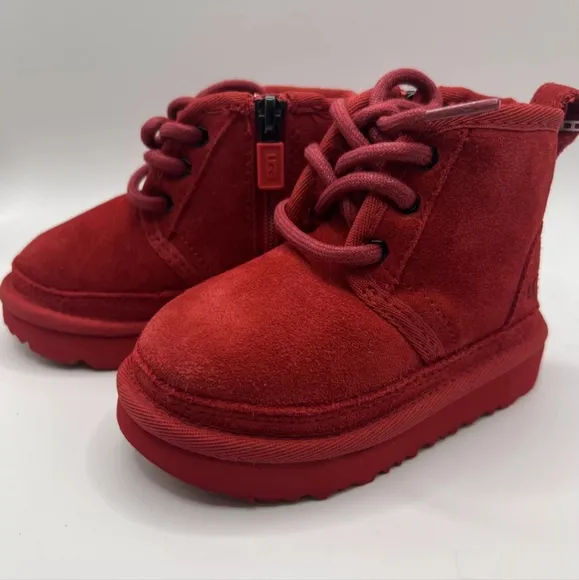 UGG Neumel II Boy or Girl Shearling Chukka Boots in Red. Toddler Sz: 10