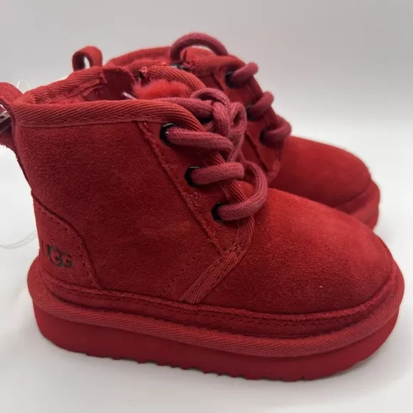 UGG Neumel II Boy or Girl Shearling Chukka Boots in Red. Toddler Sz: 10