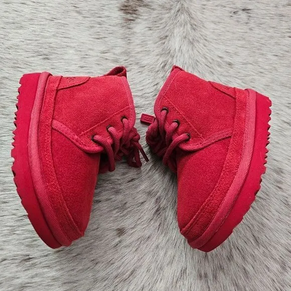 UGG Neumel II Toddler Boy or Girl Shearling Chukka Boots in Red NEW
