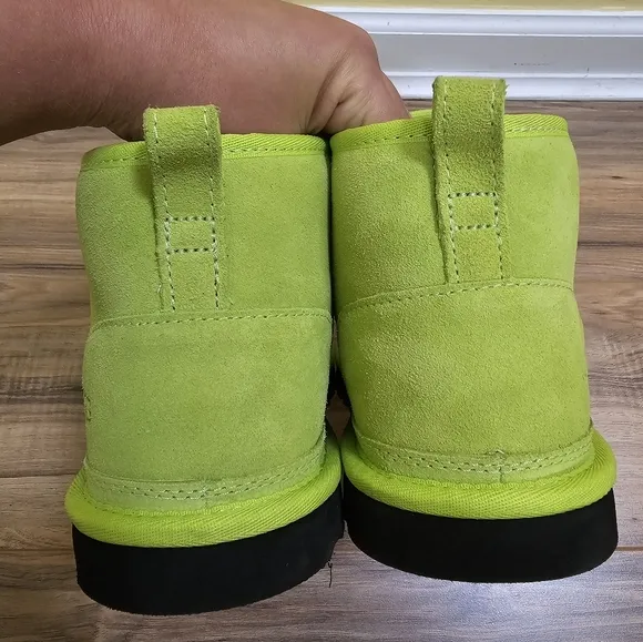 UGG Neumel Suede Chopd Chukka Boots  Key Lime &amp; Black, US 10