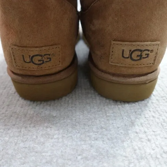 UGG Remora Boots 7 Beige Shearling Wool Lined NEW