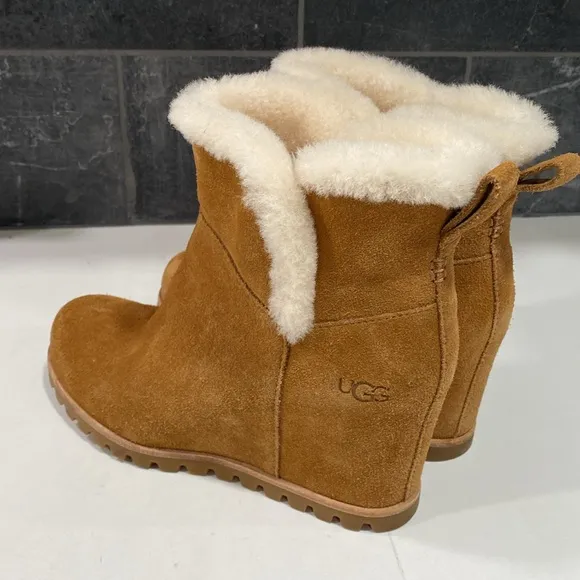 UGG Seyline Shearling-Trimmed Suede Wedge Boots Size 7.5