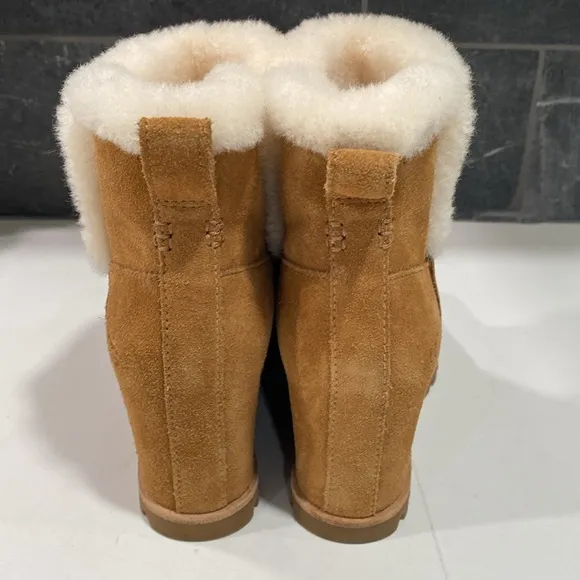 UGG Seyline Shearling-Trimmed Suede Wedge Boots Size 7.5