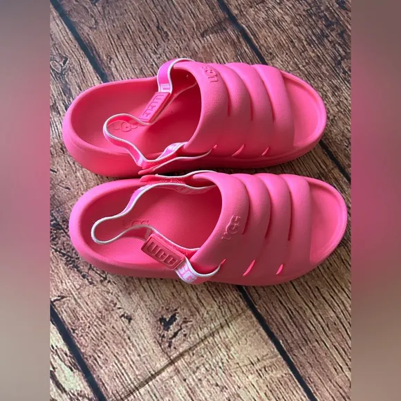 UGG SPORT YEAH Water-Resistant Slingback  sandals PINK size 5