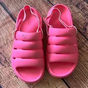 UGG SPORT YEAH Water-Resistant Slingback  sandals PINK size 5