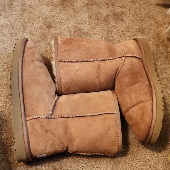 UGG TanClassic Short Shearling Boots
