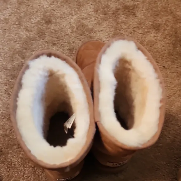 UGG TanClassic Short Shearling Boots