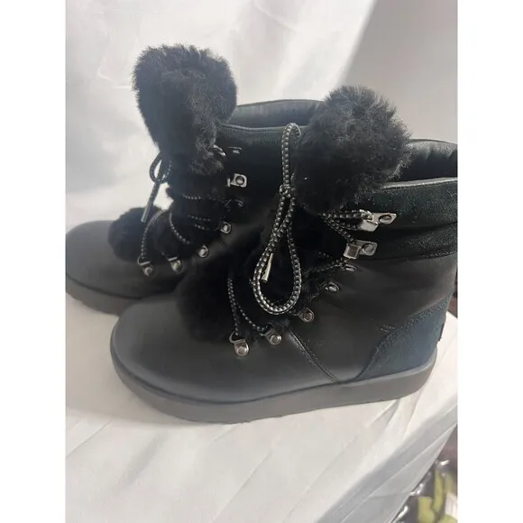 UGG Viki Waterproof Winter Boots Women Sz 7.5 Black Shearling Leather Vibram