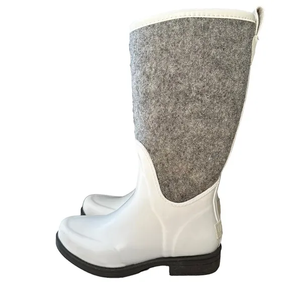 Ugg | White and Gray Reignfall Waterproof Boots Size 6