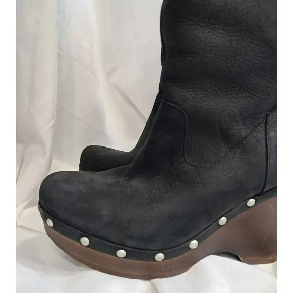 UGG Womans 7 Carnegie Leather Shearling Fur Lined Clog Boots Wood Heel Platform