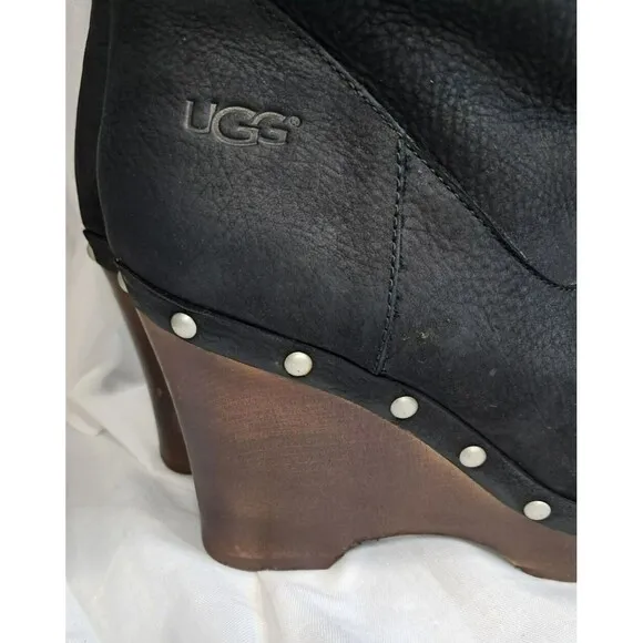 UGG Womans 7 Carnegie Leather Shearling Fur Lined Clog Boots Wood Heel Platform
