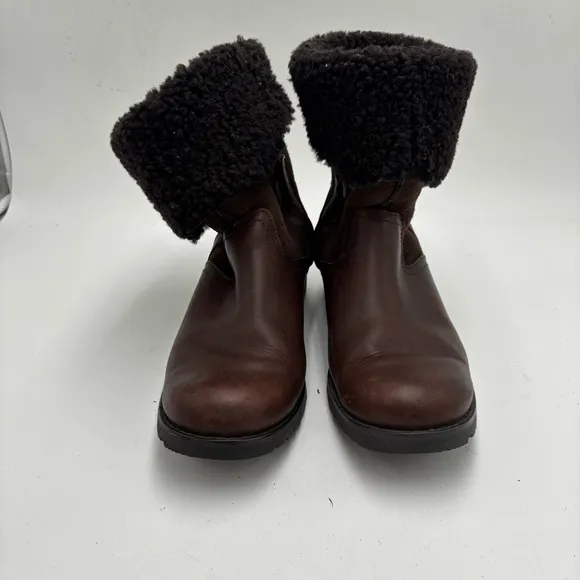 UGG Women’s 9 Brown Leather Bellvue II Mid Shearling Lined Heeled Boots
