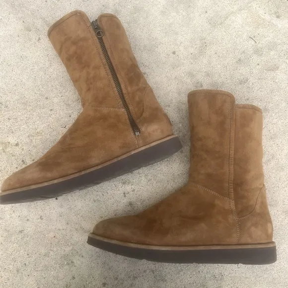 UGG Women's Abree Short Tan Side Zipper Shearling Lined Boots Size 10