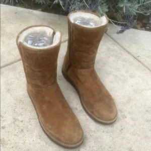 UGG Women's Abree Short Tan Side Zipper Shearling Lined Boots Size 10