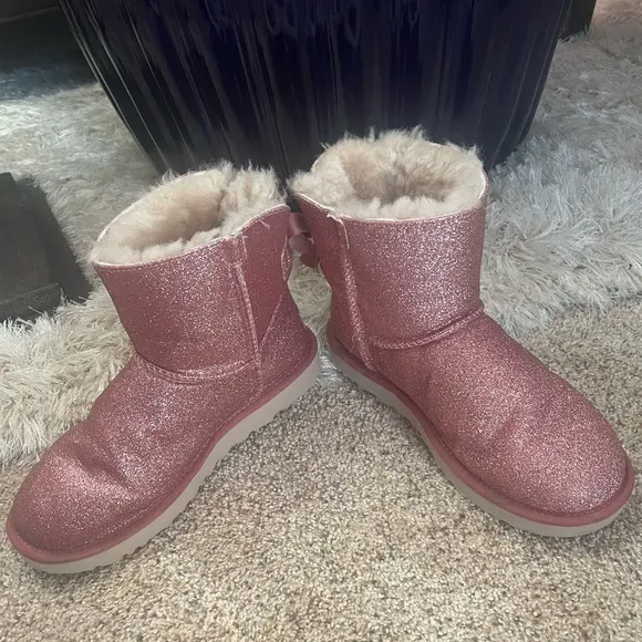 UGG Women's Mini Bailey Bow Pink Sparkle Boots - Size 8