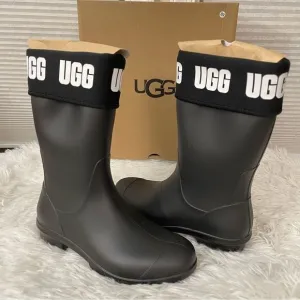 UGG WOMENS SIENNA MATTE GRAPHIC TALL RUBBER BOOTS WATERPROOF BLACK SZ 5 NEW