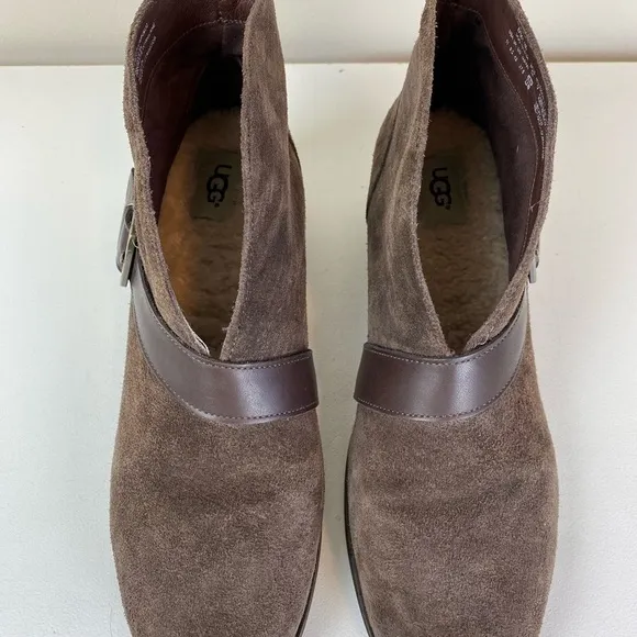 UGG Wright Belted Shearling Dark Brown Suede Ankle Boots Sz 11 Sheepskin Lining