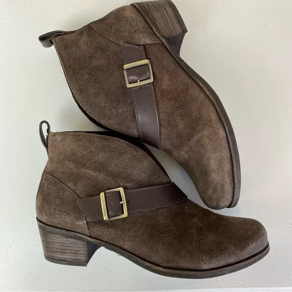 UGG Wright Belted Shearling Dark Brown Suede Ankle Boots Sz 11 Sheepskin Lining