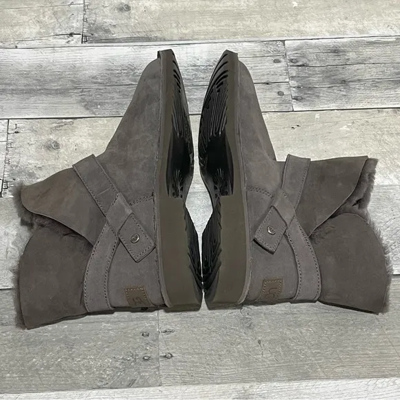 UGG Zariyah Boots Suede Shearling Ankle Booties - Charcoal Gray - Sz - 8.5