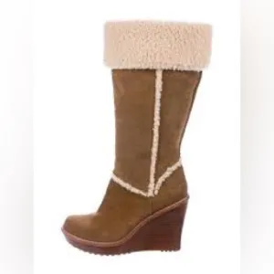 UGGAustralia Aubrie Wedge Boots size 10