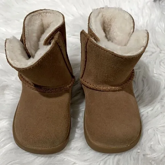 UGG Kids Tan Boots Shearling Lined hook &amp; loop closure size 2/3