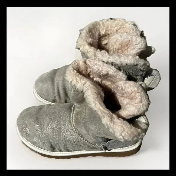 UGG PLATINUM GOLD SPARKLE FUR BOW SUEDE SHEEPWOOL BOOTS SIZE US 7/ EUR 38‎