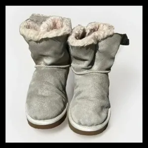 UGG PLATINUM GOLD SPARKLE FUR BOW SUEDE SHEEPWOOL BOOTS SIZE US 7/ EUR 38‎