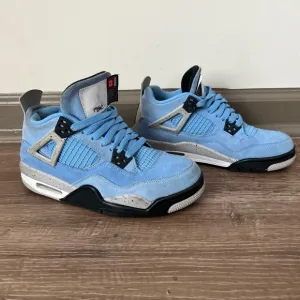 ‘University Blue’ Retro Jordan 4