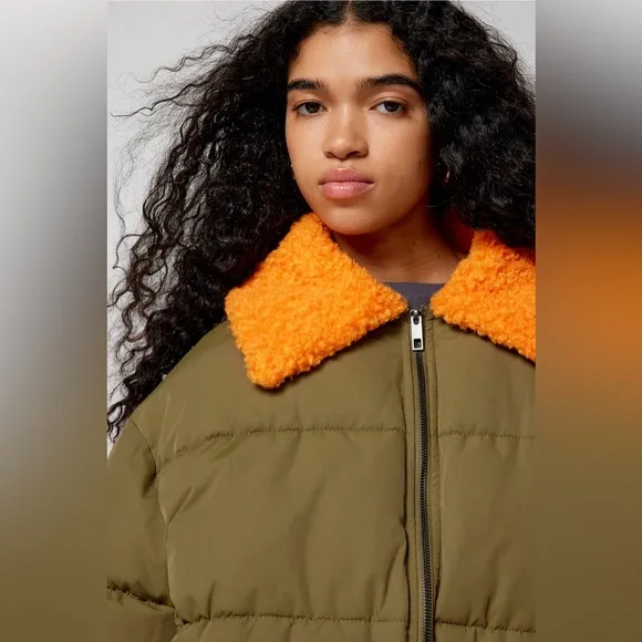 Urban Outfitters Duckie Faux Shearling CollarPuffer Jacket size Large