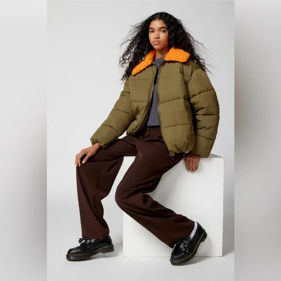 Urban Outfitters Duckie Faux Shearling CollarPuffer Jacket size Large