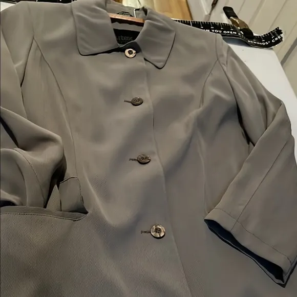 Utex Gray size 16 lightweight Trench Coat Classic Tailored Full-Length