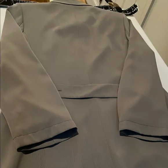 Utex Gray size 16 lightweight Trench Coat Classic Tailored Full-Length