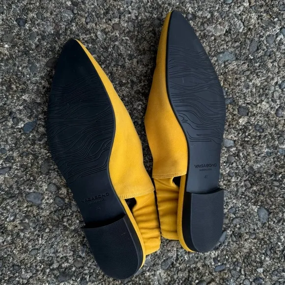 Vagabond Katlin Suede Slingback Mule in Yellow