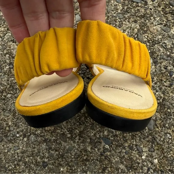 Vagabond Katlin Suede Slingback Mule in Yellow