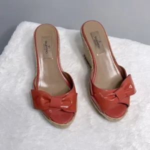 VALENTINO Mena Patent Leather Bow Accents Espadrilles in melon and jute 36 US 6