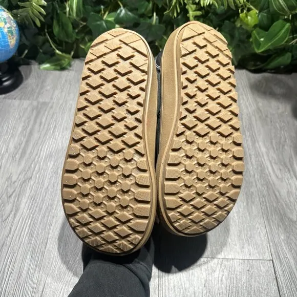 Vans Junior Slip-On Snow Vansguard Winter Boots size 4 Youth Black Gum